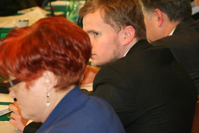 po-burzliwej-debacie-jest-karta-duzej-rodziny-foto-49447