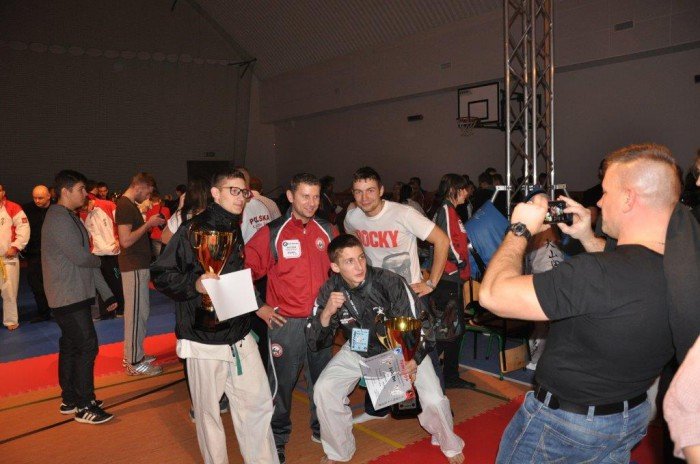 zota-jeleniogorska-druzyna-oyama-karate-foto-49542