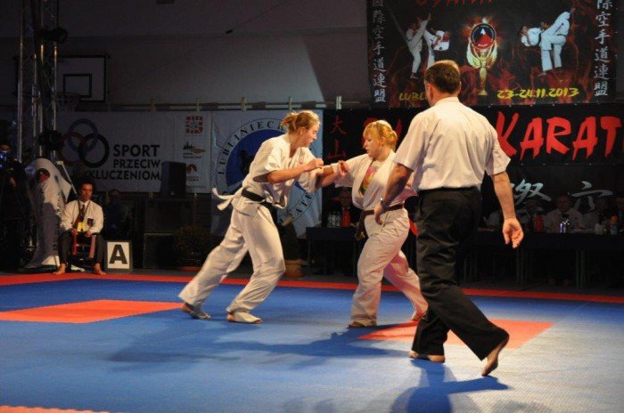 zota-jeleniogorska-druzyna-oyama-karate-foto-49542