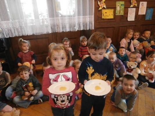 dzien-pluszowego-misia-u-przedszkolakow-w-czworce-foto-49547