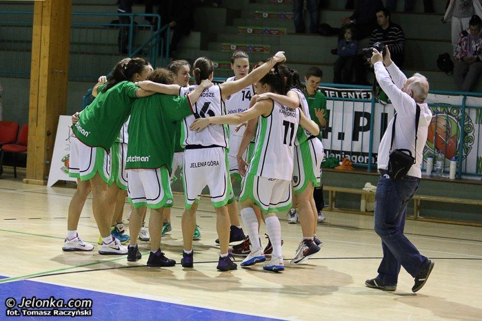 czarna-seria-zakonczona-zwyciestwo-karkonoszy-foto-49604