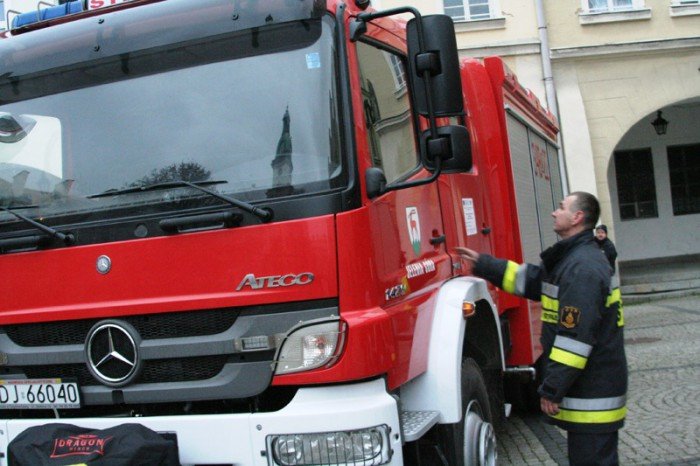strazacy-z-osp-na-wiejskiej-maja-nowy-woz-foto-49682