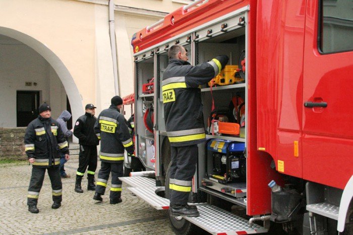 strazacy-z-osp-na-wiejskiej-maja-nowy-woz-foto-49682