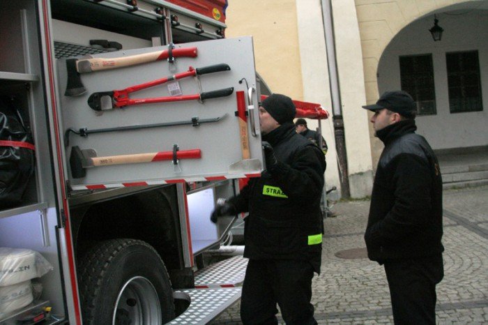 strazacy-z-osp-na-wiejskiej-maja-nowy-woz-foto-49682