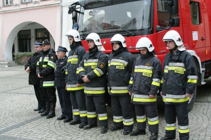 strazacy-z-osp-na-wiejskiej-maja-nowy-woz-foto-49682
