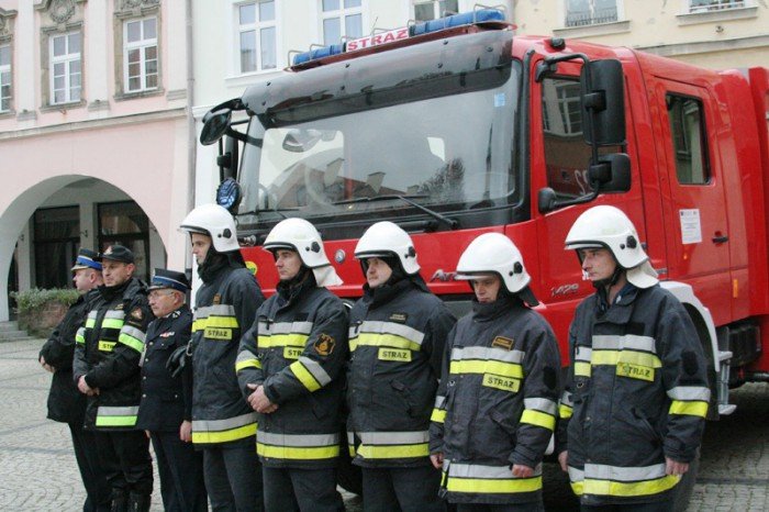strazacy-z-osp-na-wiejskiej-maja-nowy-woz-foto-49682