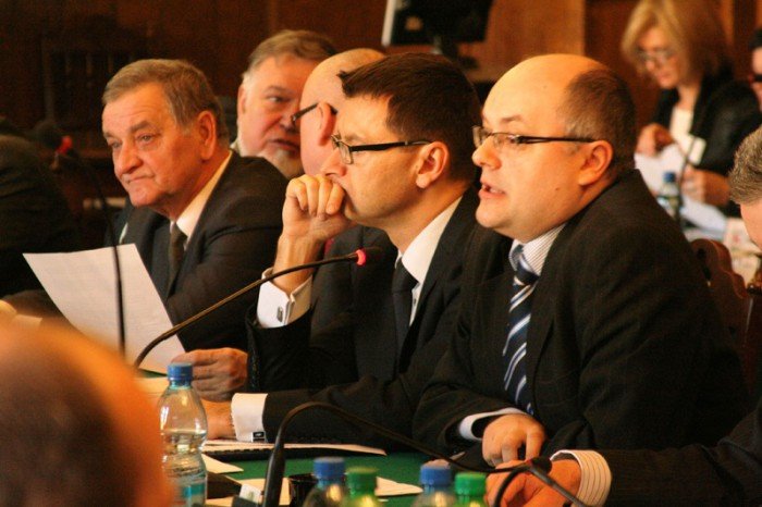 po-goracej-dyskusji-radni-obnizyli-opaty-za-smieci-foto-49697