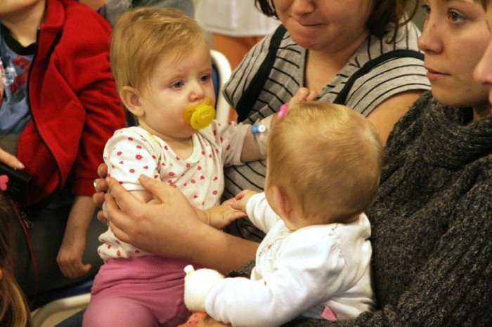 nalot-sw-mikoajow-na-jeleniogorski-szpital-foto-49732