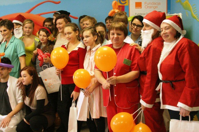 nalot-sw-mikoajow-na-jeleniogorski-szpital-foto-49732