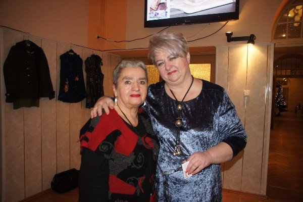 piekne-przedmioty-rekodzielnicze-i-stroje-w-przedwiosniu-foto-49752