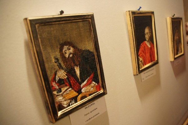 piekne-przedmioty-rekodzielnicze-i-stroje-w-przedwiosniu-foto-49752