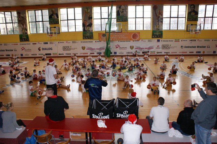 niepokonani-jeleniogorscy-basketmaniacy-foto-49763