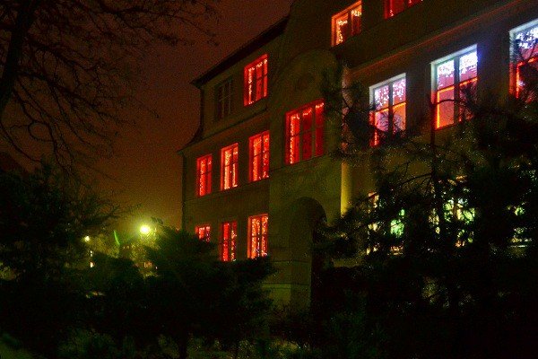 rozswietlona-szkoa-w-cieplicach-to-warto-zobaczyc-foto-49773