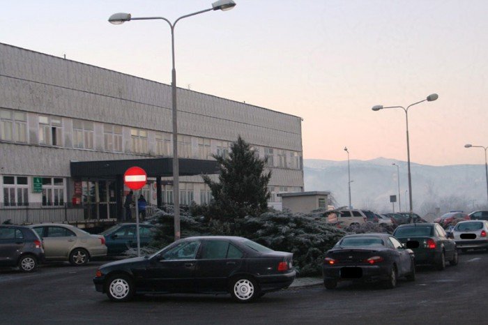 pracownicy-szpitala-w-swiatecznym-prezencie-patny-parking-foto-49800