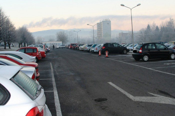 pracownicy-szpitala-w-swiatecznym-prezencie-patny-parking-foto-49800