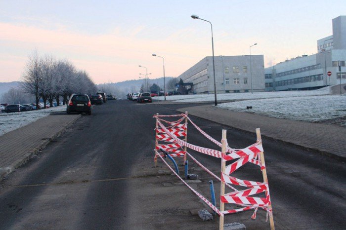 pracownicy-szpitala-w-swiatecznym-prezencie-patny-parking-foto-49800
