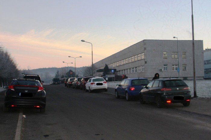 pracownicy-szpitala-w-swiatecznym-prezencie-patny-parking-foto-49800