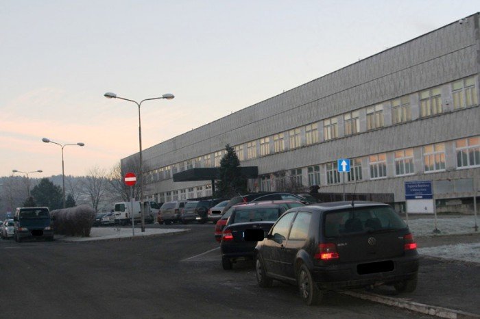 pracownicy-szpitala-w-swiatecznym-prezencie-patny-parking-foto-49800