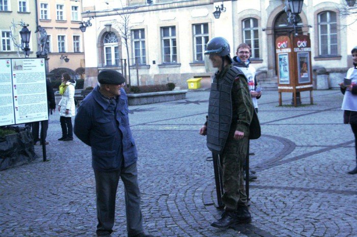 zywa-lekcja-ponurej-historii-na-placu-ratuszowym-foto-49822