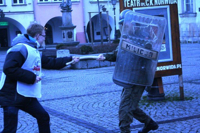 zywa-lekcja-ponurej-historii-na-placu-ratuszowym-foto-49822