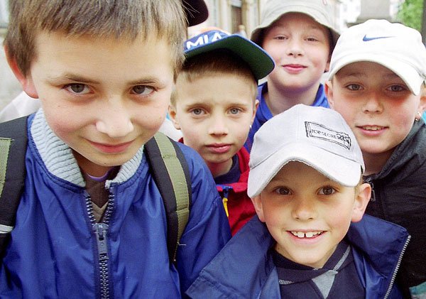 Koloniści z Chojnic, którzy w zeszłym roku odwiedzili Jelenią Górę, mieli fachową opiekę solidnych wychowawców.