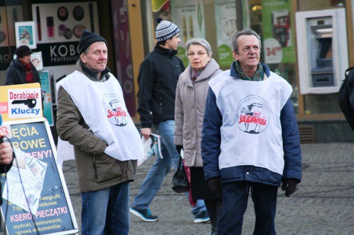 premier-tusk-przy-majowce-czego-mu-zycza-jeleniogorzanie-foto-49857