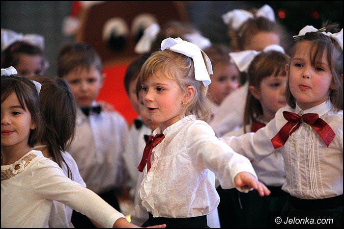 koledy-i-jaseka-dla-rodzicow-w-okraglaczku-foto-49881