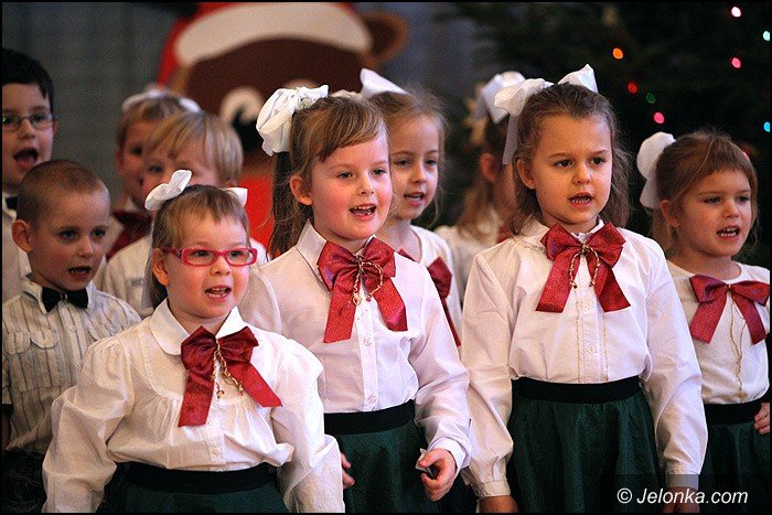 koledy-i-jaseka-dla-rodzicow-w-okraglaczku-foto-49881