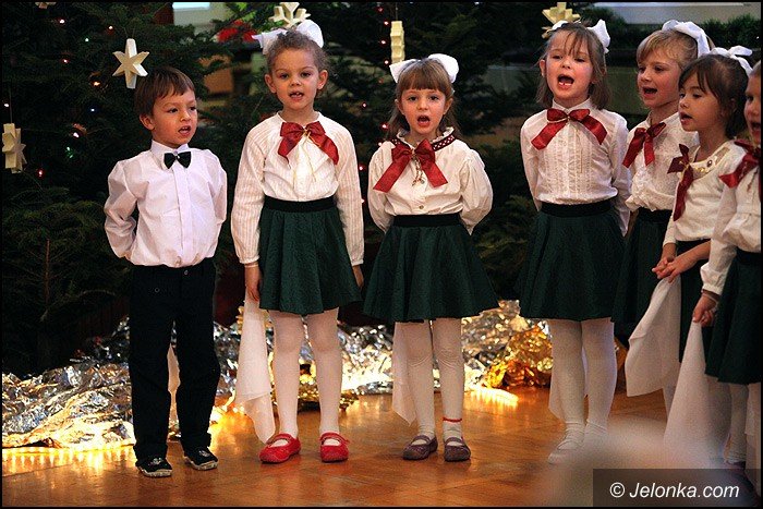 koledy-i-jaseka-dla-rodzicow-w-okraglaczku-foto-49881