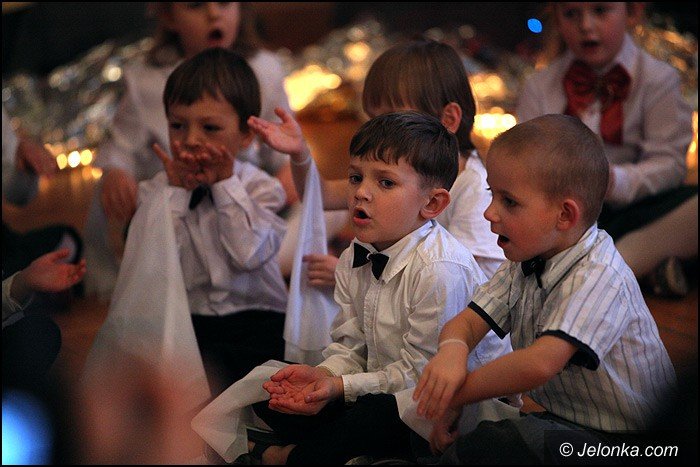 koledy-i-jaseka-dla-rodzicow-w-okraglaczku-foto-49881