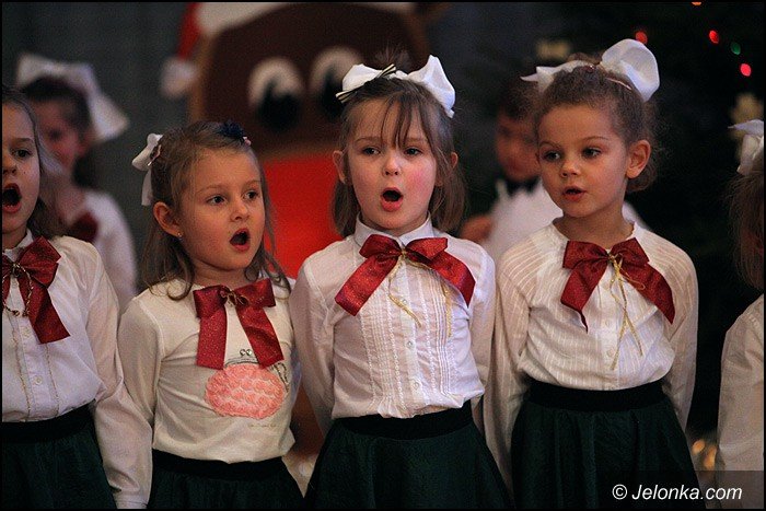koledy-i-jaseka-dla-rodzicow-w-okraglaczku-foto-49881
