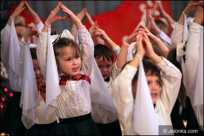 koledy-i-jaseka-dla-rodzicow-w-okraglaczku-foto-49881