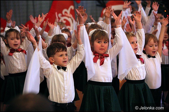 koledy-i-jaseka-dla-rodzicow-w-okraglaczku-foto-49881