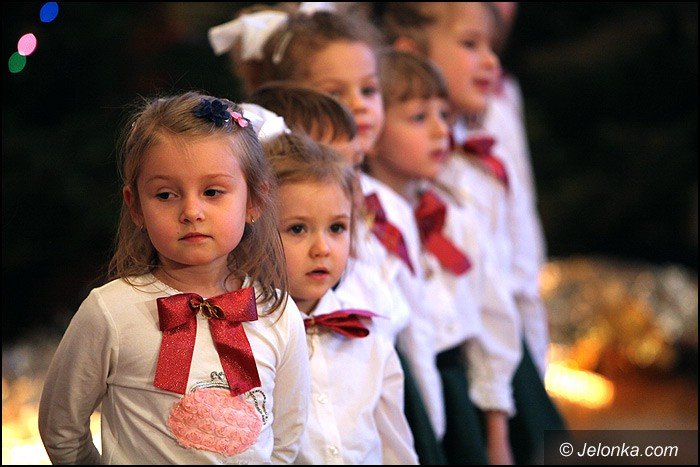 koledy-i-jaseka-dla-rodzicow-w-okraglaczku-foto-49881