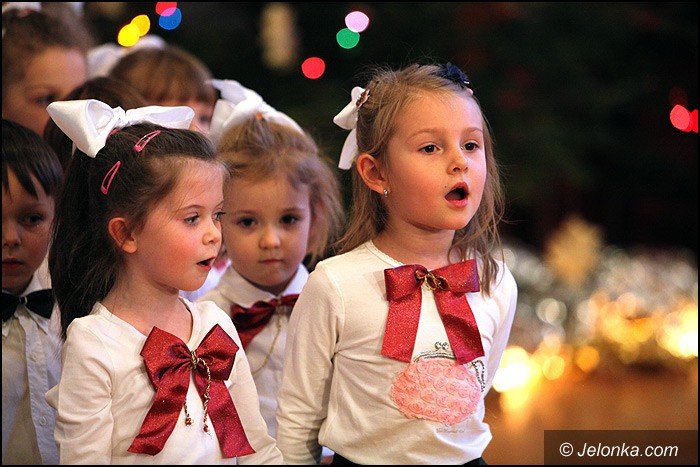 koledy-i-jaseka-dla-rodzicow-w-okraglaczku-foto-49881