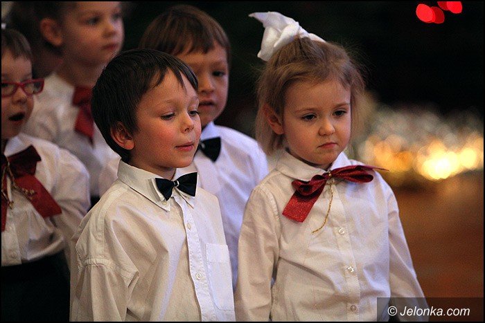 koledy-i-jaseka-dla-rodzicow-w-okraglaczku-foto-49881
