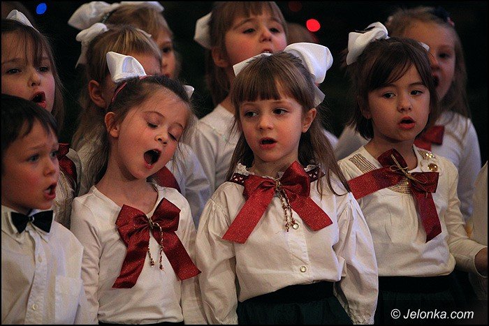 koledy-i-jaseka-dla-rodzicow-w-okraglaczku-foto-49881