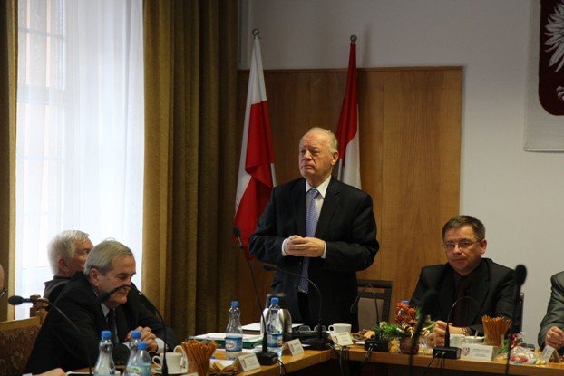 radni-powiatu-przyjeli-budzet-na-2014-rok-foto-49893
