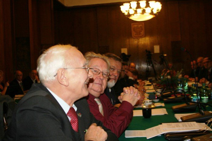 sesja-czynszowa-odwoana-z-przyczyn-formalnych-foto-49918