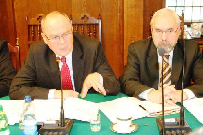 sesja-czynszowa-odwoana-z-przyczyn-formalnych-foto-49918