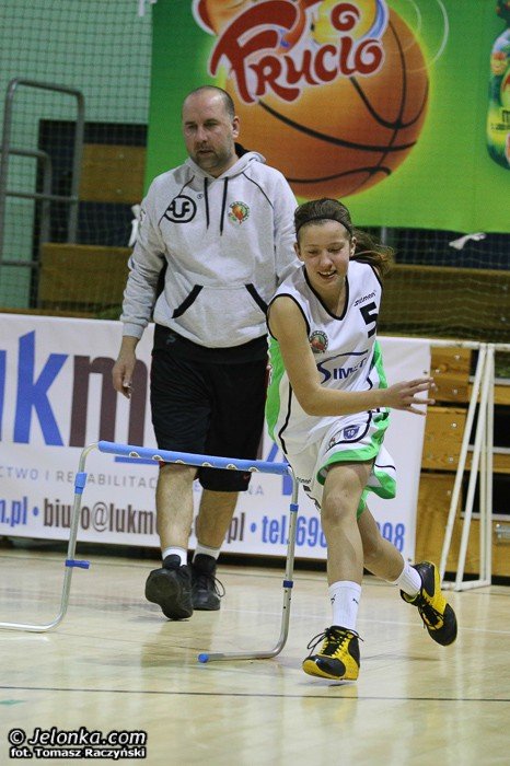 zabawa-z-basketem-z-mksem-mos-karkonosze-foto-49933