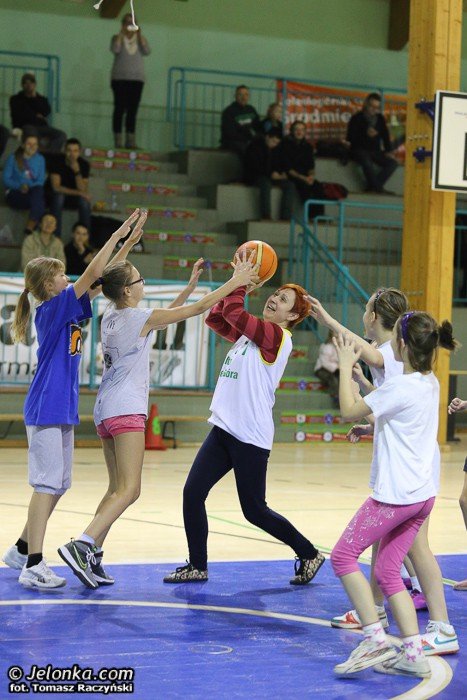 zabawa-z-basketem-z-mksem-mos-karkonosze-foto-49933