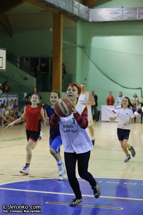 zabawa-z-basketem-z-mksem-mos-karkonosze-foto-49933