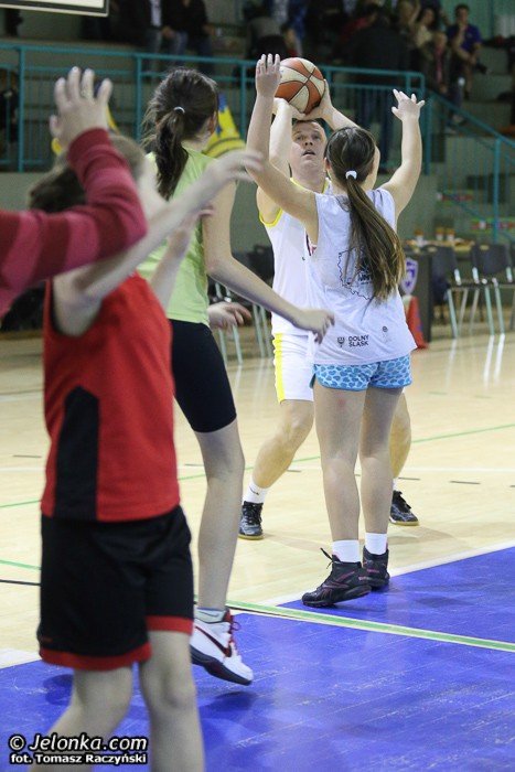 zabawa-z-basketem-z-mksem-mos-karkonosze-foto-49933