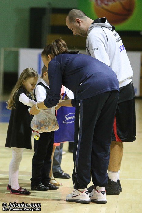zabawa-z-basketem-z-mksem-mos-karkonosze-foto-49933
