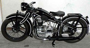zabytkowy-motor-na-przejsciu-granicznym-w-jedrzychowicach-4999