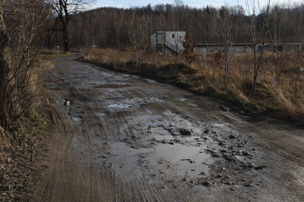 droga-z-cieplic-do-staniszowa-to-dziura-na-dziurze-foto-49991