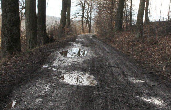 droga-z-cieplic-do-staniszowa-to-dziura-na-dziurze-foto-49991