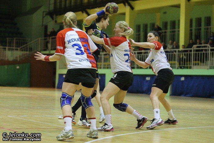 slavia-pokazaa-klase-przy-zotniczej-foto-50010