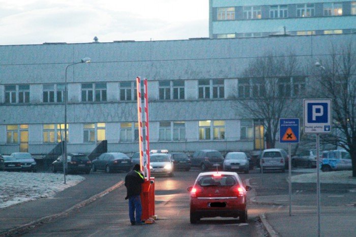 czytelnicy-karetkom-trudniej-wyjechac-ze-szpitala-foto-50058